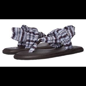 Sanuk yoga sling flip flops